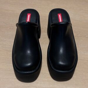 NIB Union Bay Black Amber Clog Lug Heel size 9